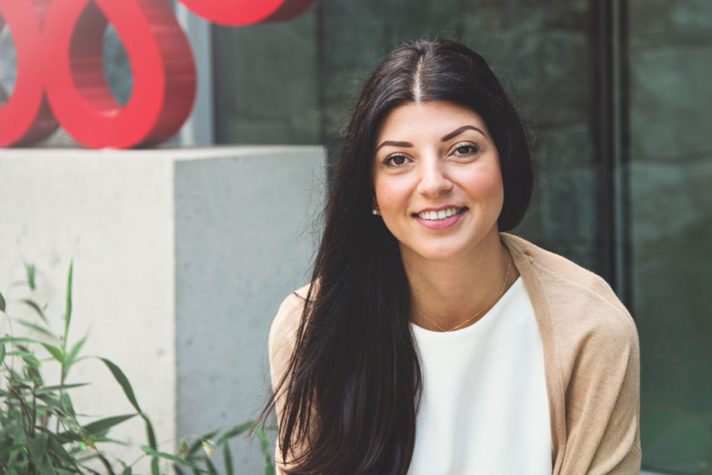 BLOG // natural light headshot session at Pike & Rose